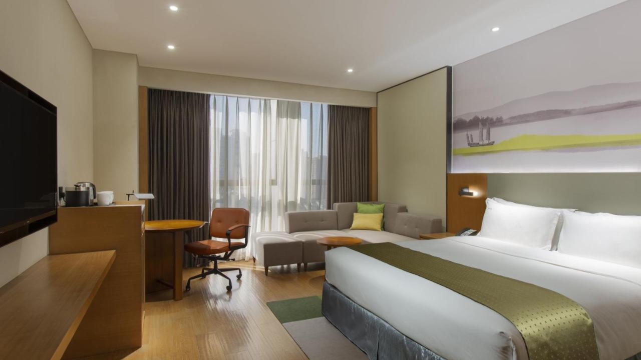 Holiday Inn & Suites Tianjin Downtown By Ihg,Tianjin Drum Tower,Joycity Shopping Mall,Tianjin Ancient Cultural Street,Haihe River,The Porcelain House,Convenient Access To Tianjin Binhai International Airport Bagian luar foto