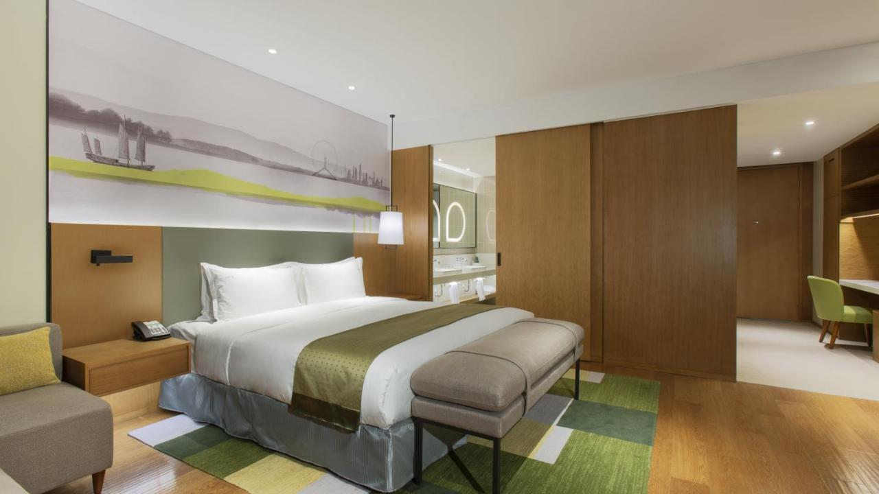Holiday Inn & Suites Tianjin Downtown By Ihg,Tianjin Drum Tower,Joycity Shopping Mall,Tianjin Ancient Cultural Street,Haihe River,The Porcelain House,Convenient Access To Tianjin Binhai International Airport Bagian luar foto