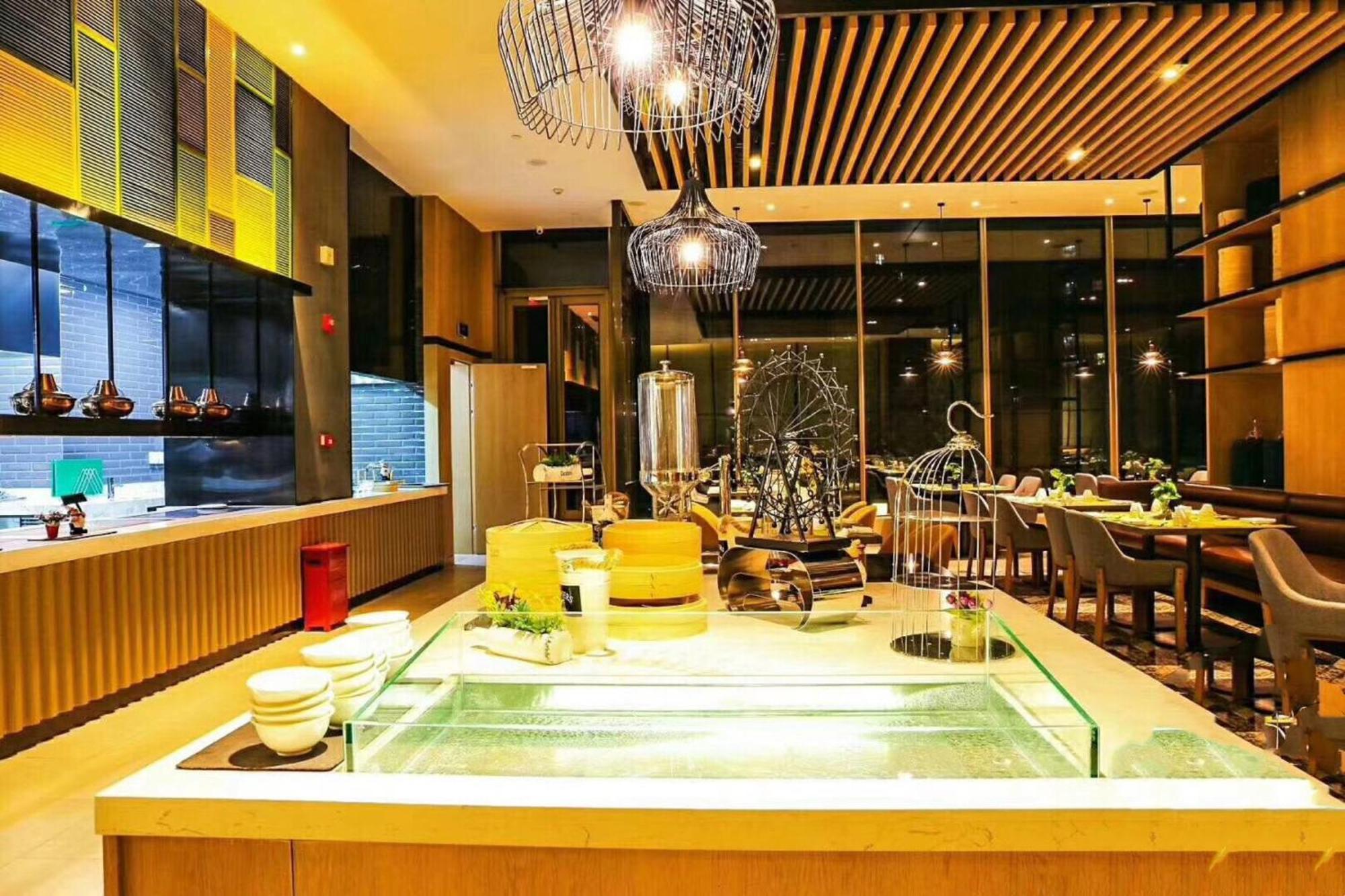 Holiday Inn & Suites Tianjin Downtown By Ihg,Tianjin Drum Tower,Joycity Shopping Mall,Tianjin Ancient Cultural Street,Haihe River,The Porcelain House,Convenient Access To Tianjin Binhai International Airport Bagian luar foto